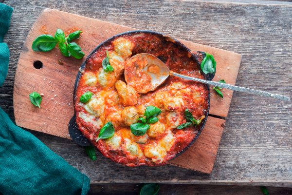 gnocchi alla sorrentina, basilico mozzarella