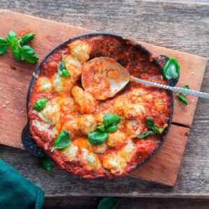 gnocchi alla sorrentina, basilico mozzarella